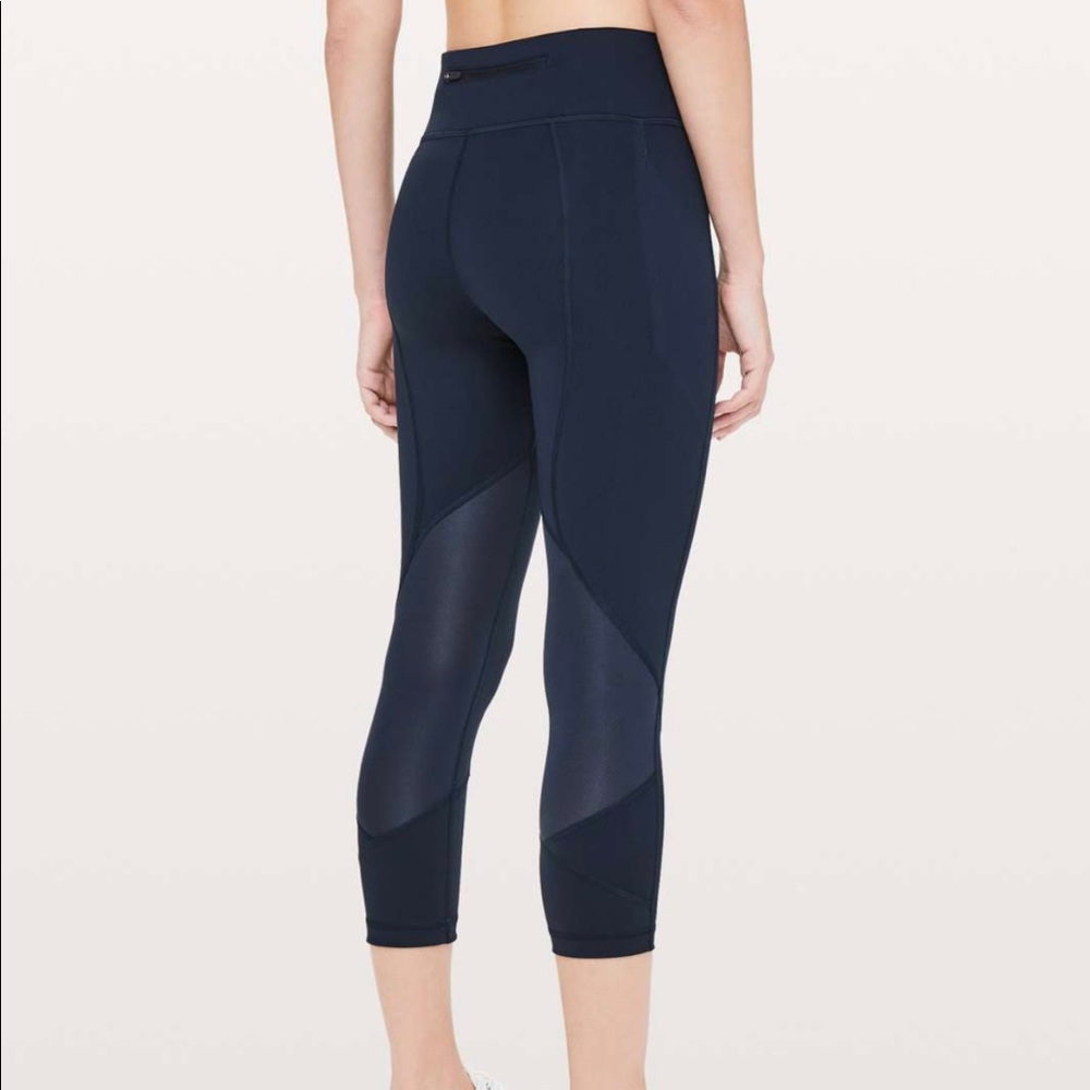 Lululemon Leggings (pace rival)